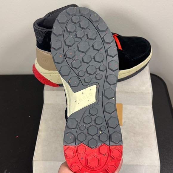 HOLO Stylish Black, red and Tan high top Men's Sneakers, Size 10, NWT - Picture 6 of 11